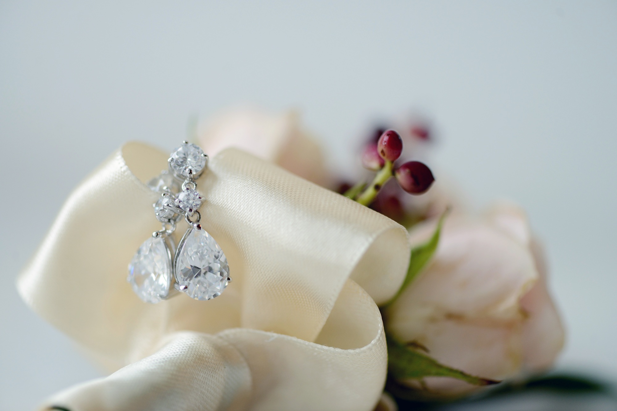 Beautiful wedding jewel for bride and groom
